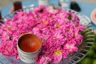 EL_roseoil_jh_SEL023_JPG