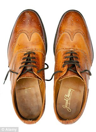 article-2659465-1ECF3F9200000578-32_306x423